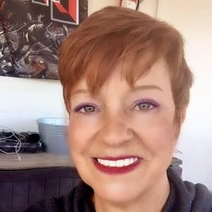 Meet your Posher, Carolyn